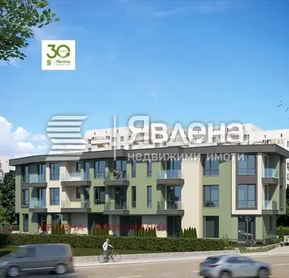 Снимка 2 — Триетажна къща с паркомясто в центъра на Аксаково