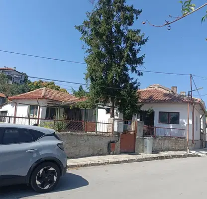 Снимка 2 — Къща с 5 стаи в гр. Балчик, област Добрич, с двор