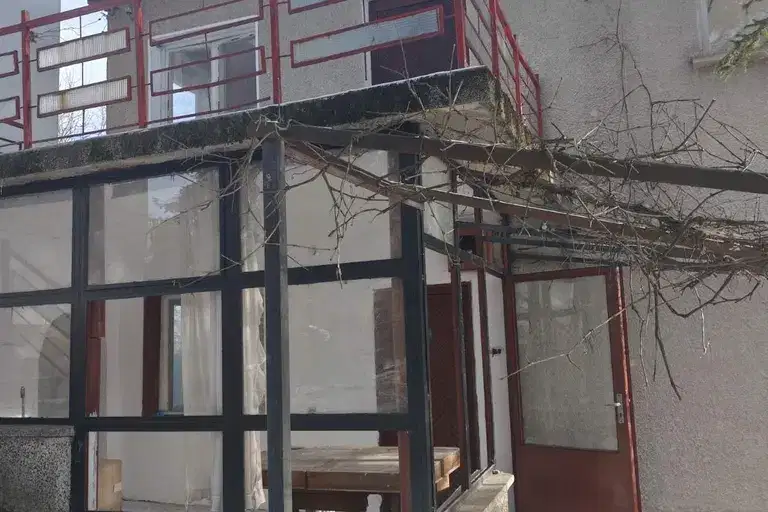4-room house in Bankya with additional building and yard