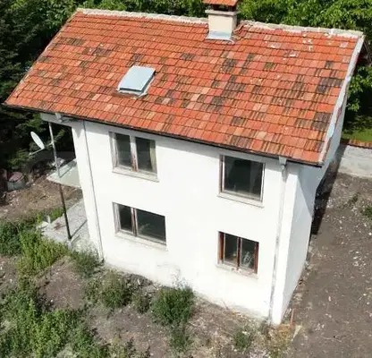 Photo 2 — Two-storey house with garage in Bozhurishte, large yard