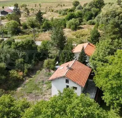 Photo 4 — Two-storey house with garage in Bozhurishte, large yard