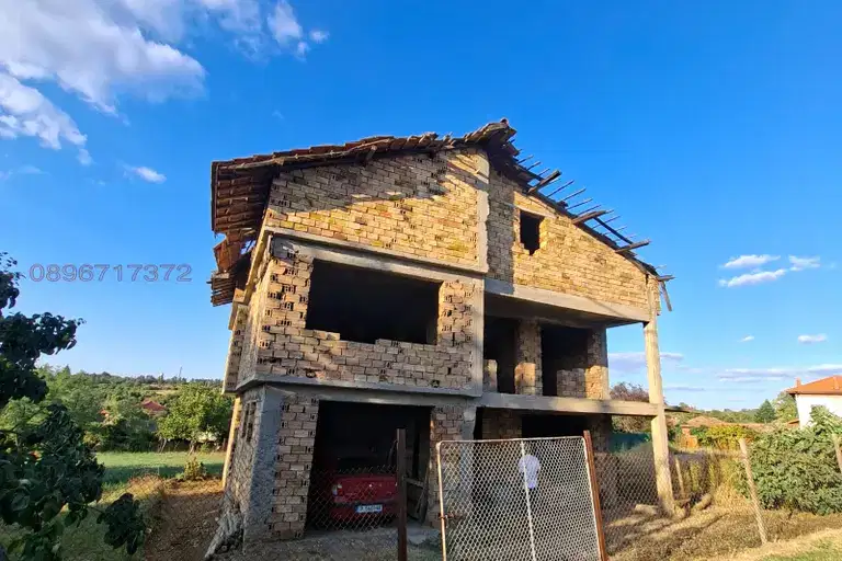 House with 3 floors and yard in Borovo, Ruse region