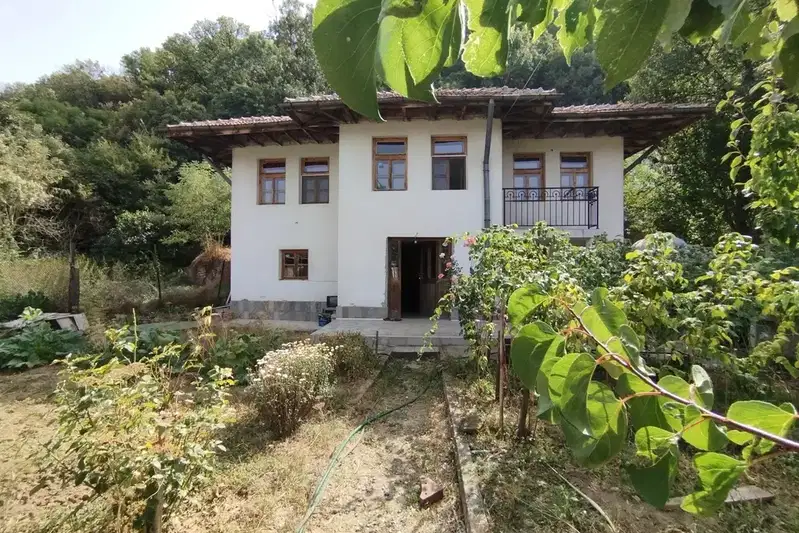 House in Pernik, Breznik