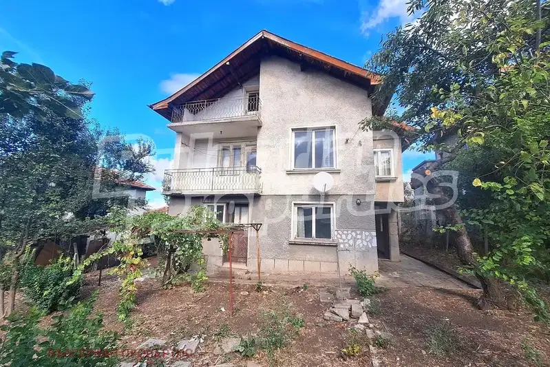 House in Pernik, Breznik