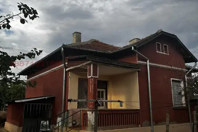 House in Montana, Brusarci