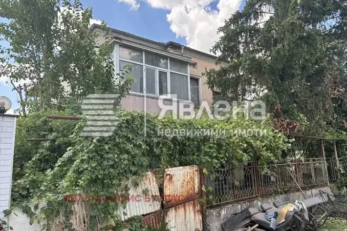 Two-storey house with garage in Lozovo district, Burgas