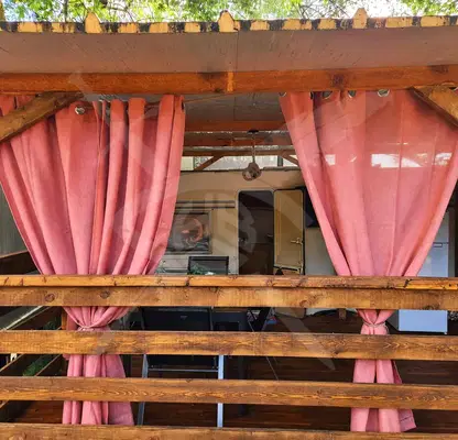 Photo 4 — Stationary caravan with 2 rooms in Tsarevo, veranda with kitchenette