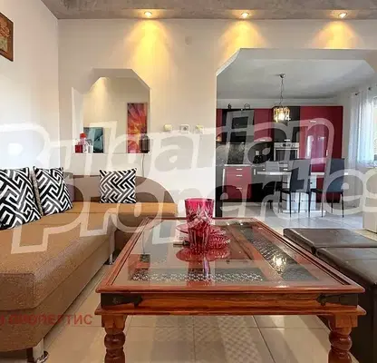 Photo 2 — Detached house with 2 bedrooms in Chirpan, yard and garage