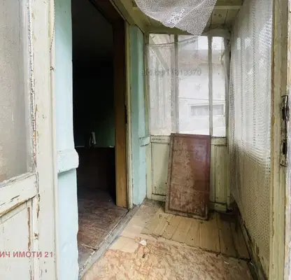 Photo 4 — 3-room house in the Center of Dobrich with yard and garage