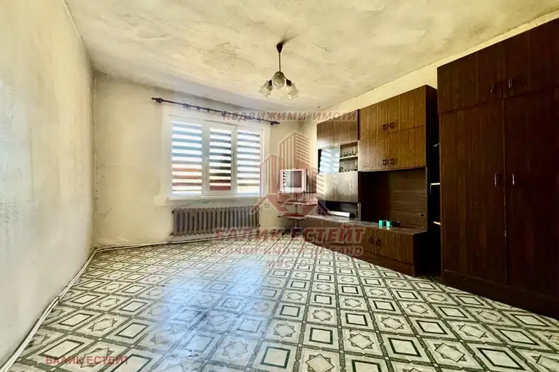 One-storey house with 3 rooms in Center, Dobrich