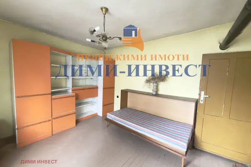 House in Dobrich, Centyr