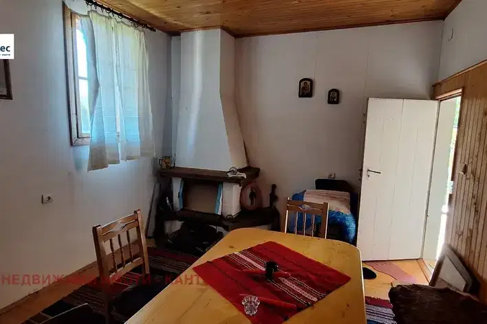 House with 3 dka yard in Rukhovtsi village, Veliko Tarnovo region