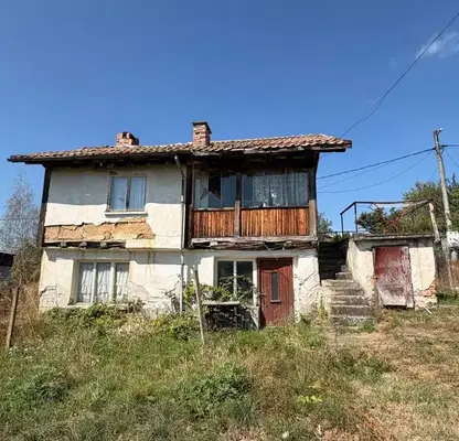 Снимка 4 — Къща с 2 етажа и гараж в кв. Пройновци, Габрово