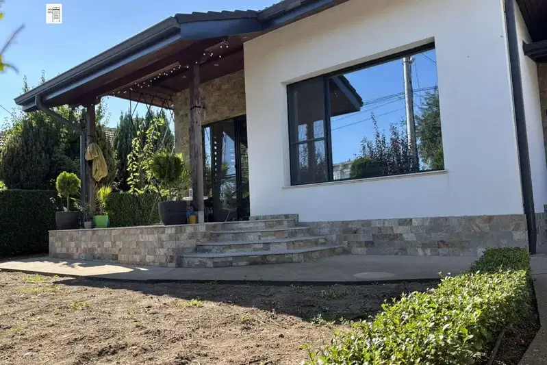 One-story house with yard in General Toshevo
