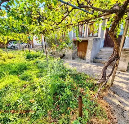 Photo 3 — Brick house with 4 rooms and large yard in General Toshevo