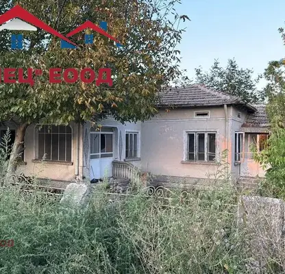 Снимка 5 — Къща с 3 стаи и голям двор в Генерал Тошево, кв. Пастир