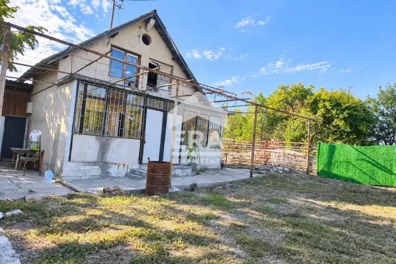 Villa with 4 rooms and large yard in Industrial Zone - South, Haskovo