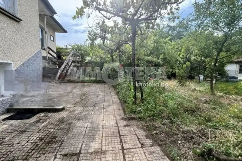 Two-storey house with yard in Kalofer, Plovdiv region