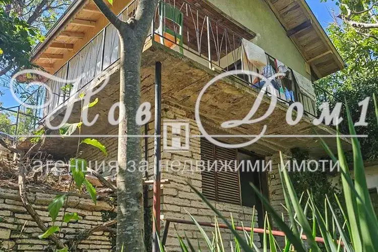3-room house with large yard in Zlatni Pyasatsi resort, Varna