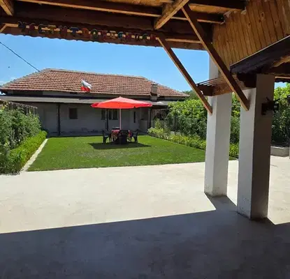 Photo 5 — House with two residential buildings and large yard in Krivodol