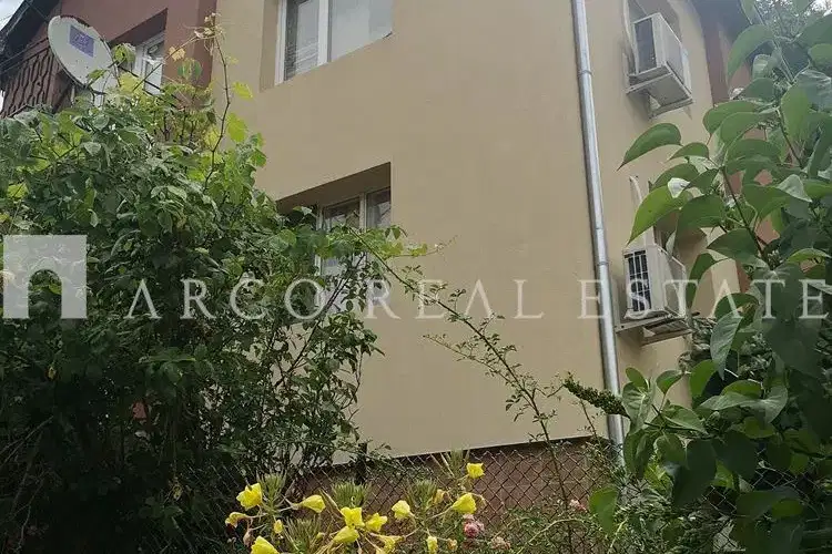 4-room house in Momin prohod with yard and garage