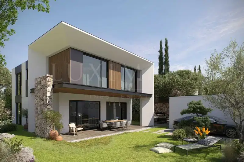 Two-storey house with 4 bedrooms in Nesebar, near the sea