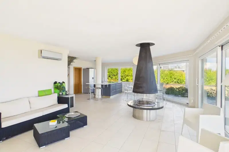 Spacious 7-room house with pool on the South Beach in Obzor