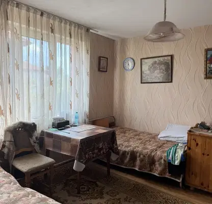 Снимка 2 — Двуетажна къща с гараж в град Перник, кв. Църква