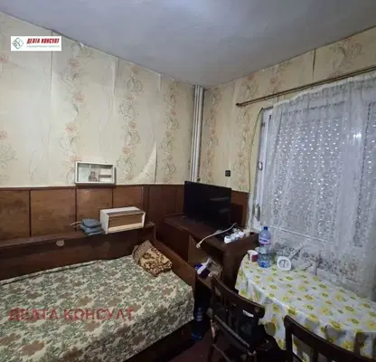 Снимка 5 — Двуетажна къща с двор в кв. Църква, град Перник