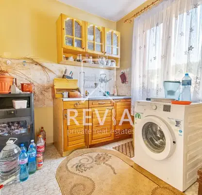 Photo 5 — House in Pernik, Iztok