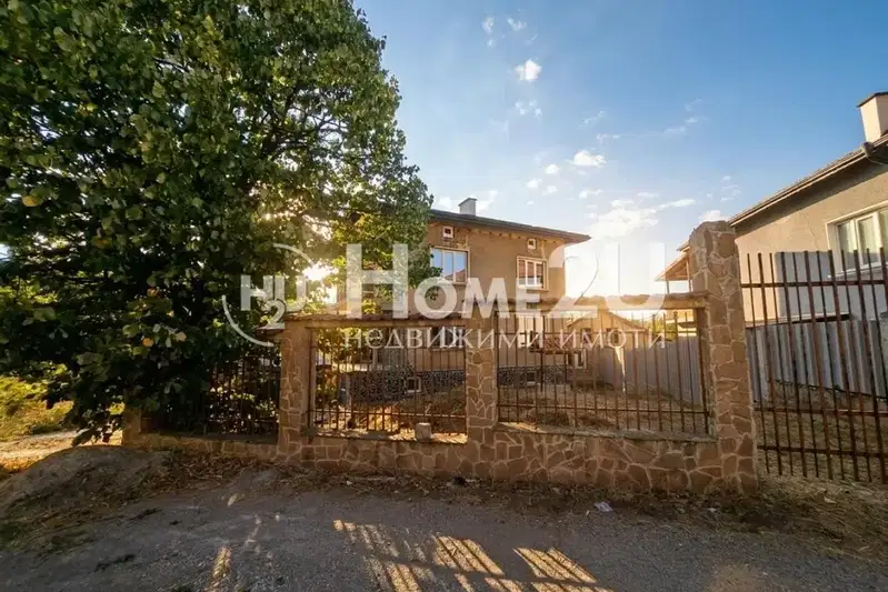 House in Pernik, Ladovica