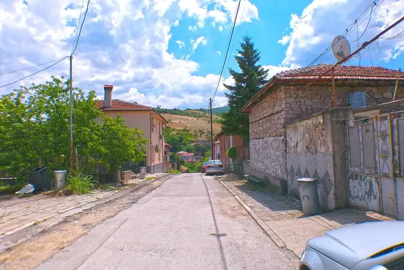 6-room house with garage in Perushtitsa near nature