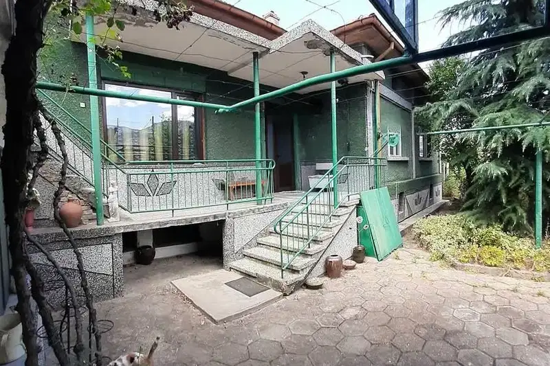 House in Plovdiv, Perushtica