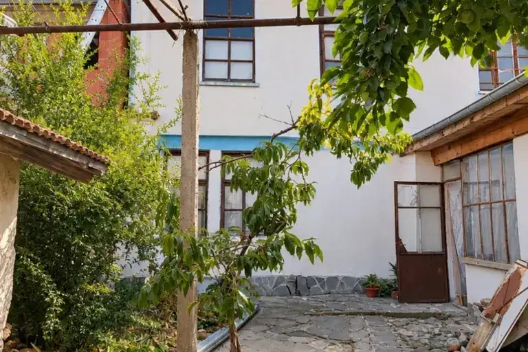 House in Plovdiv, Perushtica