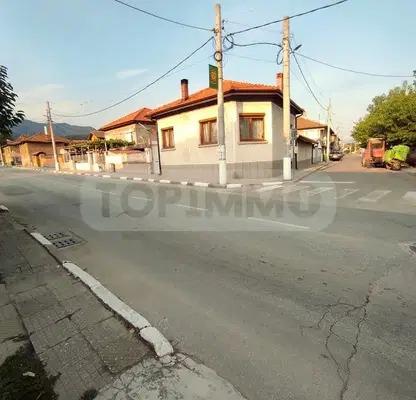 Photo 3 — One-storey house with yard in Perushtitsa, Plovdiv region
