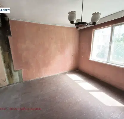 Photo 3 — Spacious two-storey house with garages in Shirok Tsentar, Pleven