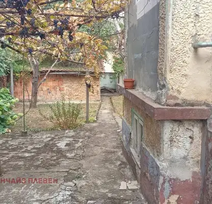Photo 2 — 2-room house in Shirok Tsentar, Pleven with yard