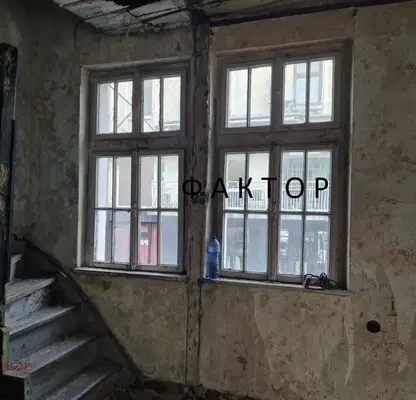 Снимка 5 — Къща с 5 етажа в Центъра на Пловдив с парцел 35 кв.м.