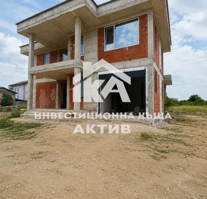 Снимка 2 — Къща в Пловдив, Коматево