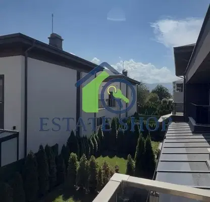 Photo 4 — Spacious 5-bedroom house in Ostromila, Plovdiv