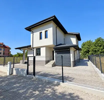 Photo 3 — Two-storey house with 4 bedrooms in Ostromila, Plovdiv