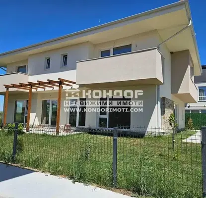 Photo 3 — Two-storey house with yard in the Prosflav district, Plovdiv