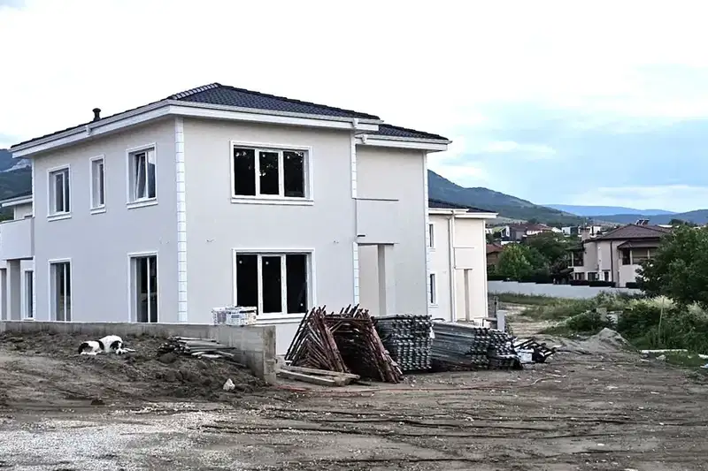 New 5-room house with yard in Yuzhna Daga, Plovdiv