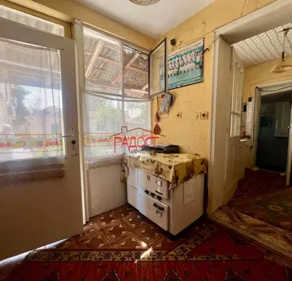 Photo 4 — One-story house with yard in the center of Parvomay