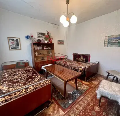 Photo 5 — One-story house with yard in the center of Parvomay