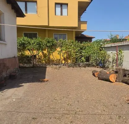 Photo 4 — 3-room house with yard in the center of Parvomay