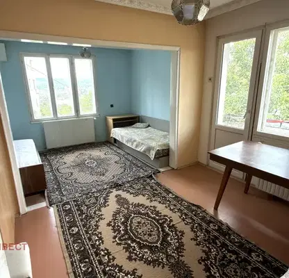 Photo 5 — Three-storey house with garage in the centre of Razgrad