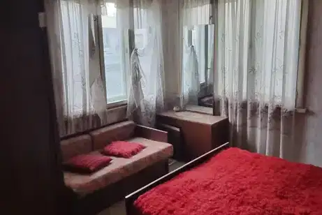 Brick house with yard in Vazrazhdane district, Razgrad