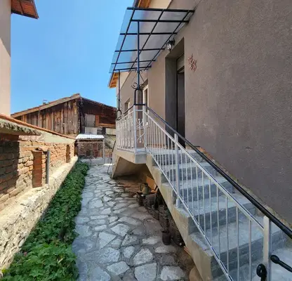 Photo 2 — 4-room house in the centre of Razlog with large yard