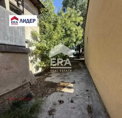 Photo 3 — House with 2 rooms and yard in the centre of Ruse